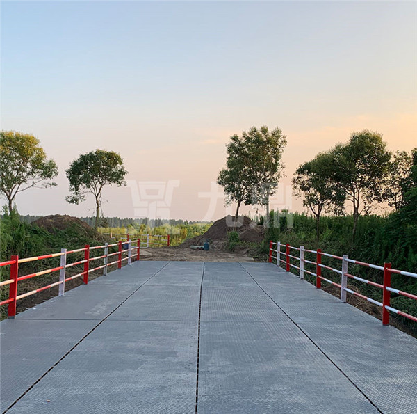 上(shang)承式6米寬(kuan)鋼便橋