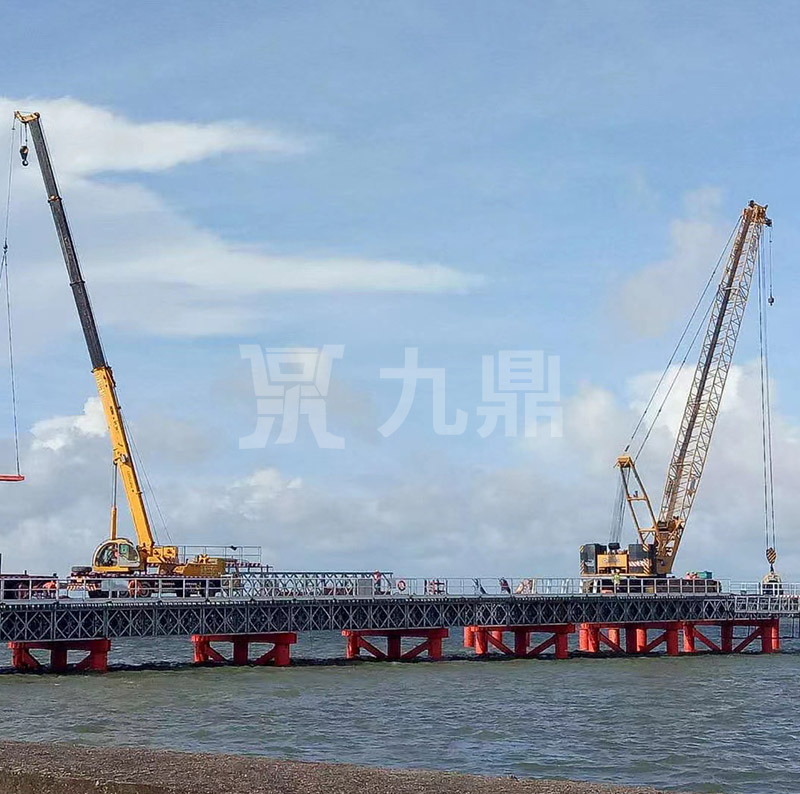 貝(bei)雷(lei)橋(qiao)主要(yao)受(shou)力(li)構件(jian)有(you)哪(na)些？