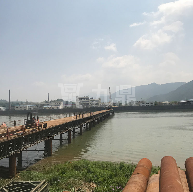 貝(bei)雷(lei)橋(qiao)架(jia)設(she)后(hou)桁(heng)架承(cheng)受的(de)荷載